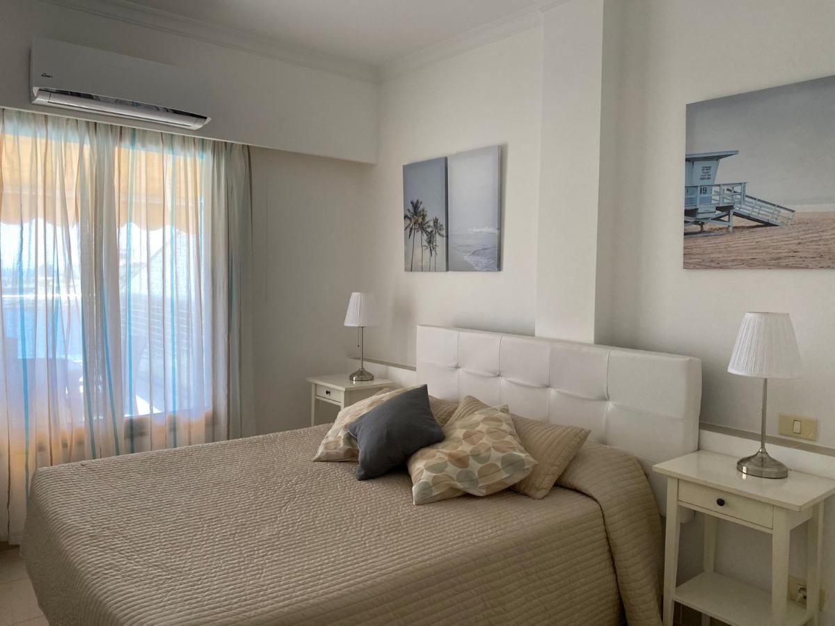 Billy'S Beachfront Apartment With Pool Access بويرتو دي موغان المظهر الخارجي الصورة